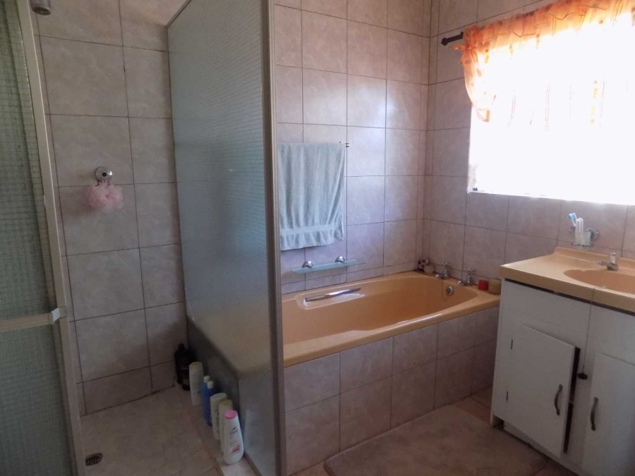 4 Bedroom Property for Sale in Universitas Ridge Free State